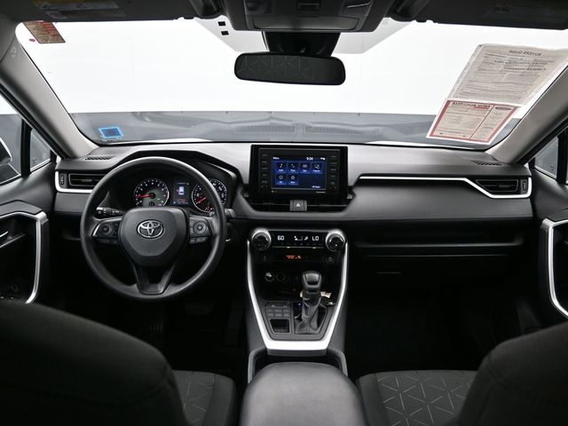 2021 Toyota RAV4 XLE 12