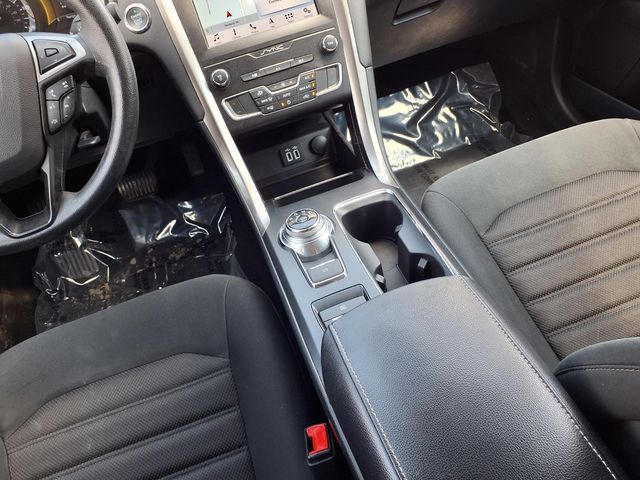 2019 Ford Fusion Hybrid - Image 10