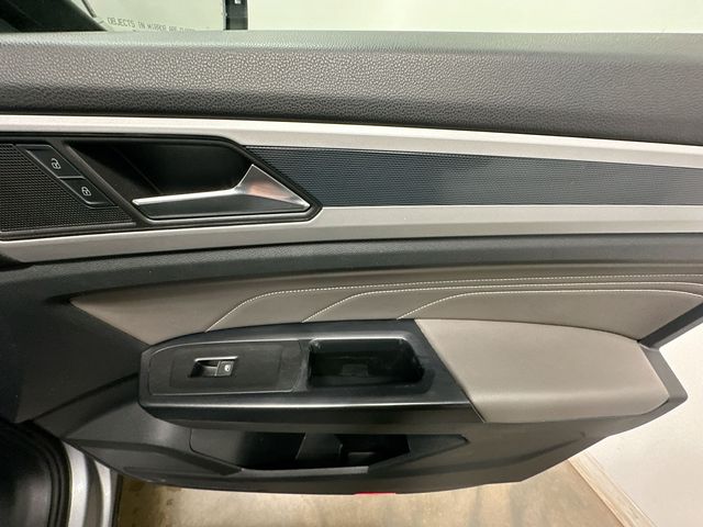 2021 Volkswagen Atlas Cross Sport 3.6L V6 SE w/Technology R-Line  at Subaru and VW of Moon Township