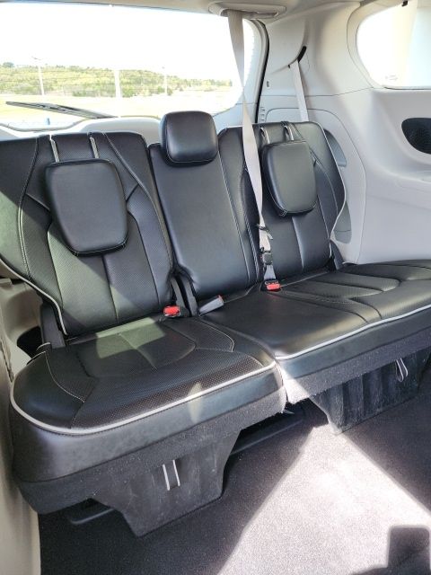 Used 2023 Black Chrysler Limited image 46