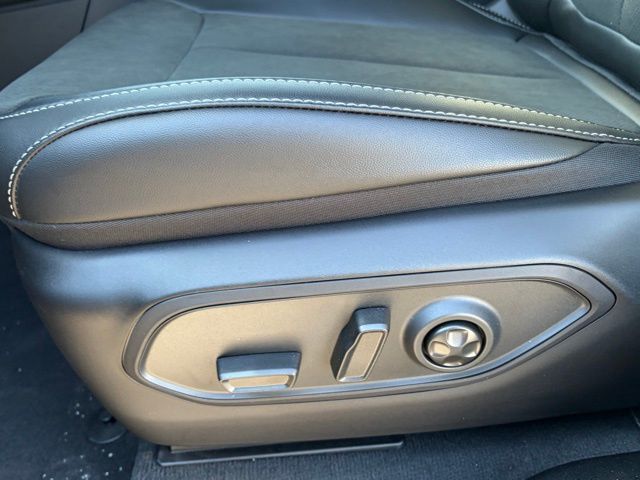 new 2025 Jeep Grand Cherokee car, priced at $40,248