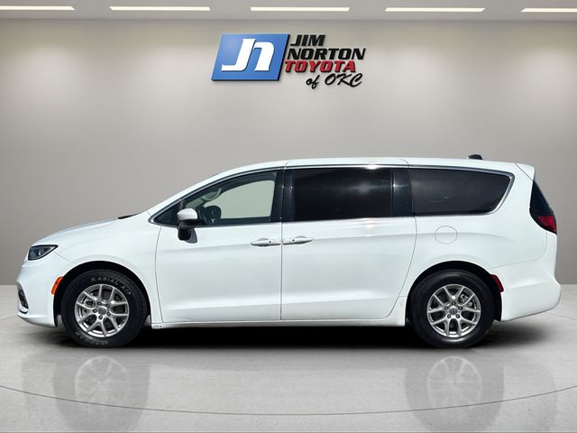 Used 2023 Chrysler Pacifica Van