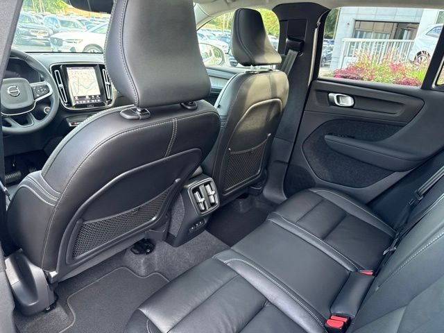 Used 2024 Volvo XC40 SUV