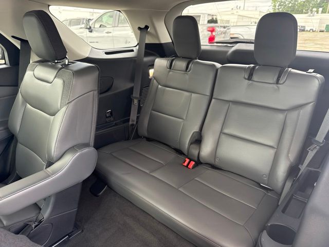 2025 Ford Explorer Active:B02485