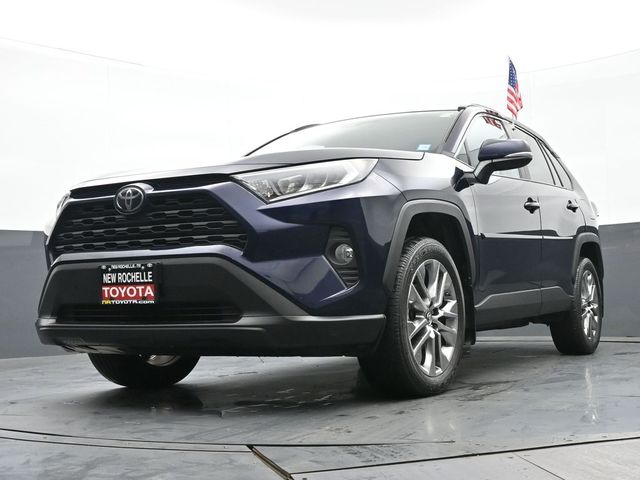 2019 Toyota RAV4 XLE Premium 32