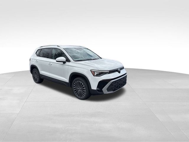 2025 Volkswagen Taos 1.5T SE photo