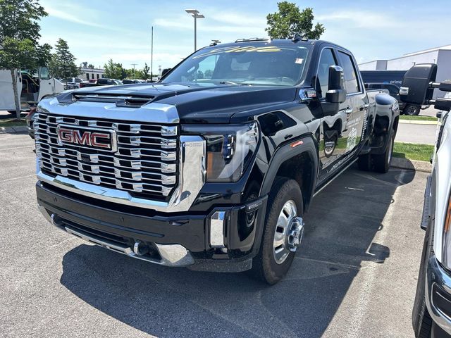Onyx Black 2025 GMC Sierra 3500HD Denali Crew Cab 4WD Pickup Truck Four-Wheel Drive Automatic
