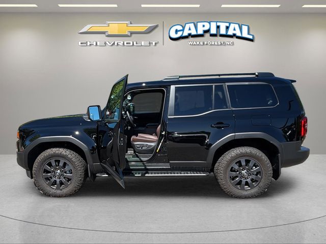 Used 2025 Black Toyota Base image 13