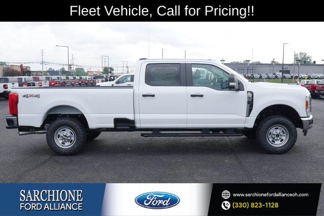 Oxford White 2026 Ford F-250 Super Duty Pickup Truck Four-Wheel Drive Automatic