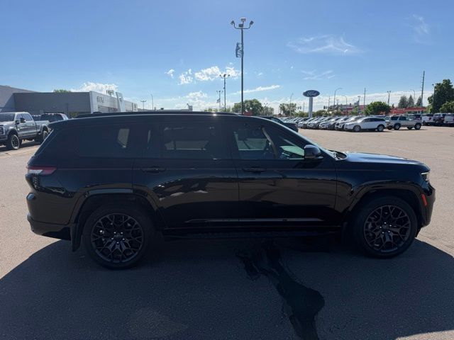 2024 Diamond Black Crystal Pearlcoat Jeep Grand Cherokee L Summit 4X4 SUV