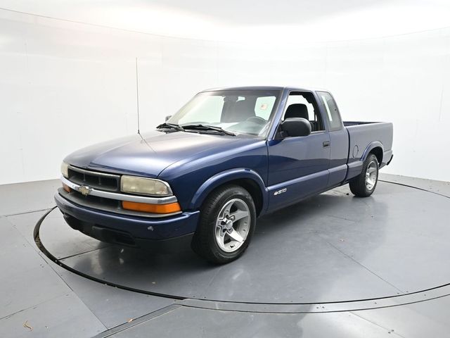 Used 2003 Blue Chevrolet LS image 3