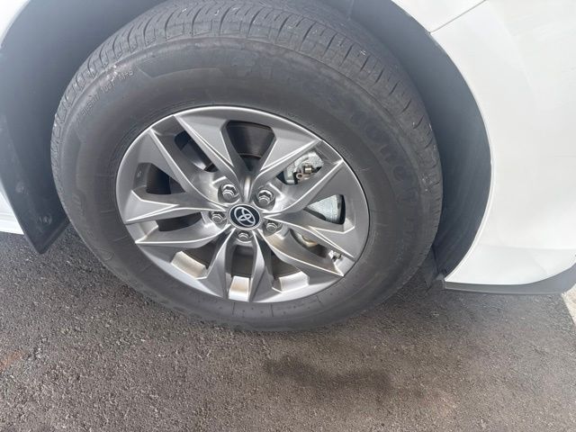 Used 2025 Toyota Sienna Van