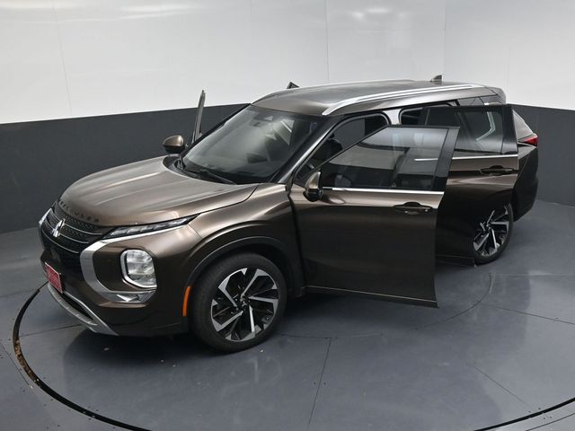 2022 Mitsubishi Outlander SEL Brown at North Houston Mitsubishi