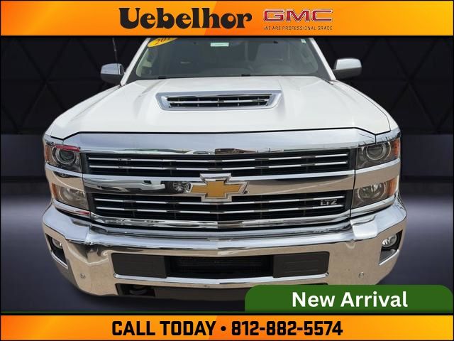 Summit White 2019 Chevrolet Silverado 2500HD LTZ Crew Cab 4WD Pickup Truck Four-Wheel Drive 6-Speed Automatic