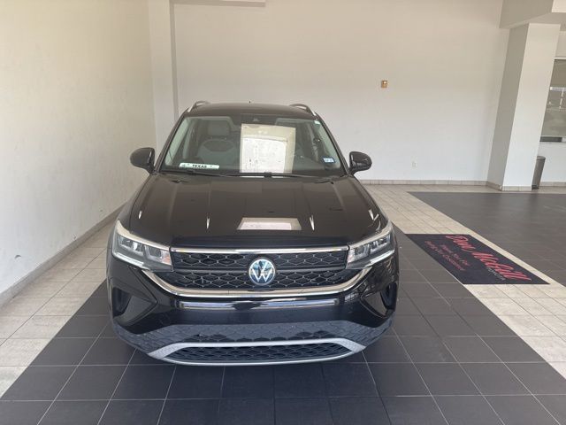 2023 Volkswagen Taos 1.5T SE Black at DeMontrond Auto Country