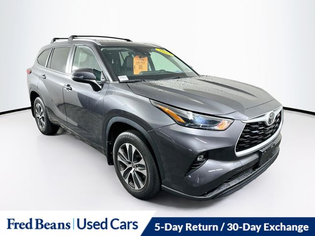 Magnetic Gray Metallic 2023 Toyota Highlander SUV / Crossover All-Wheel Drive 8-Speed Automatic