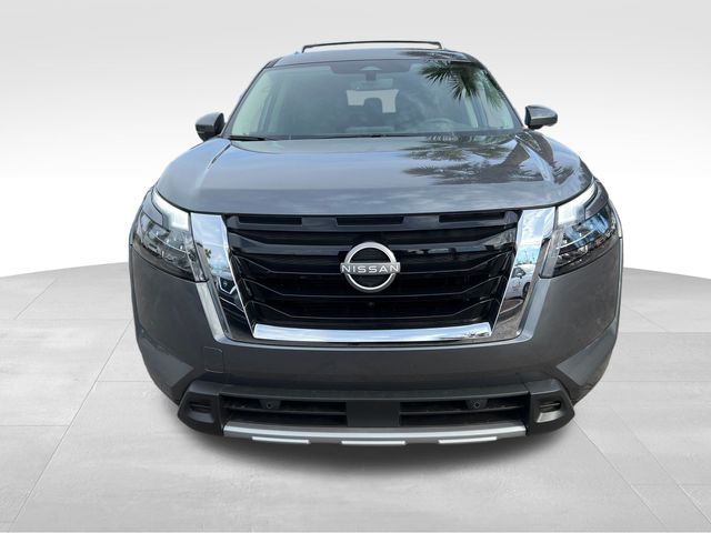2025 Gun Metallic Nissan Pathfinder SL FWD SUV