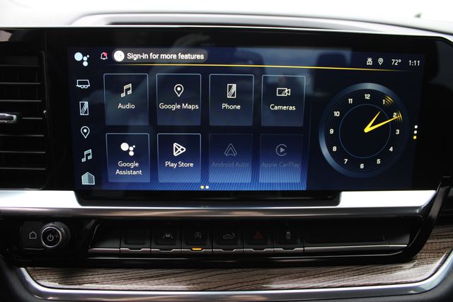 Used 2022 White Chevrolet LT image 16