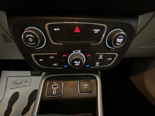 Used 2019 Blue Jeep Latitude image 19