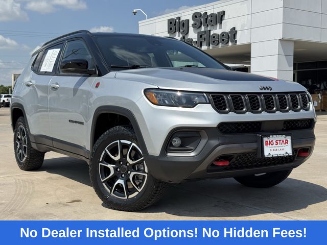 2025 Jeep Compass Trailhawk Silver at Community Kia
