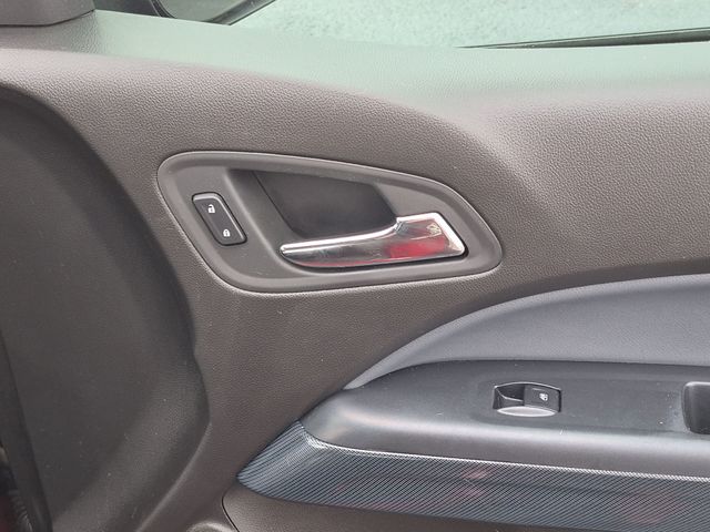 Used 2016 Red Chevrolet Z71 image 36