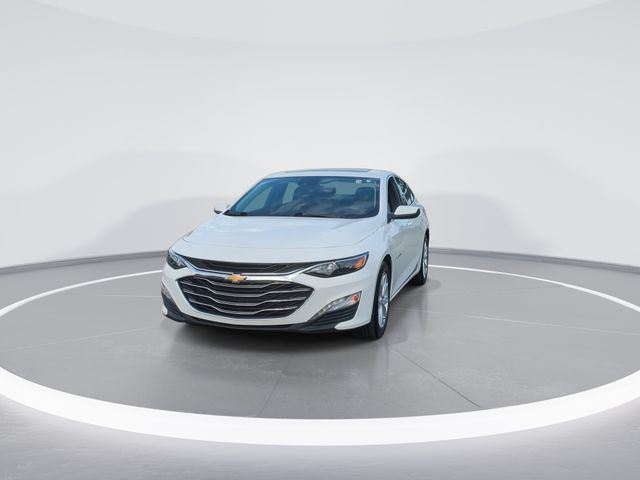 Used 2024 White Chevrolet LT image 3