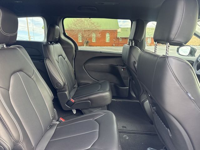 New 2026 White Chrysler Select image 11