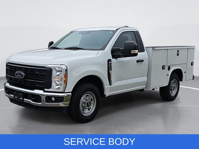 Used 2023 White Ford XL image 3