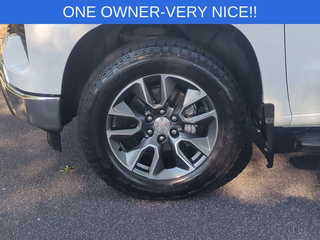 Used 2023 White Chevrolet LT image 10