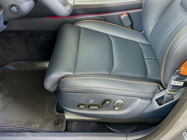 Thumbnail: 2026 Genesis GV70 - 21