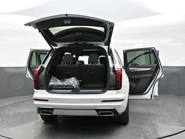 2025 Cadillac XT6 Luxury photo