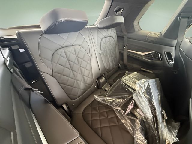 2026 BMW X7 40i - Photo 37