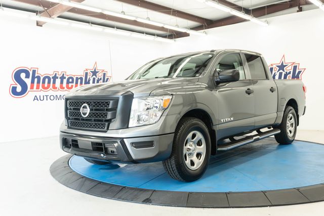 Gray (Gun Metallic) 2021 Nissan Titan Pickup Truck Four-Wheel Drive 9-Speed Automatic