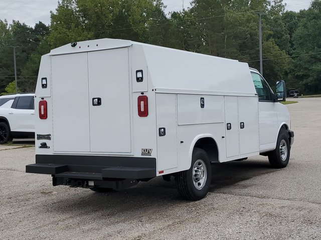 New 2026 Chevrolet Express 3500 - photo 2