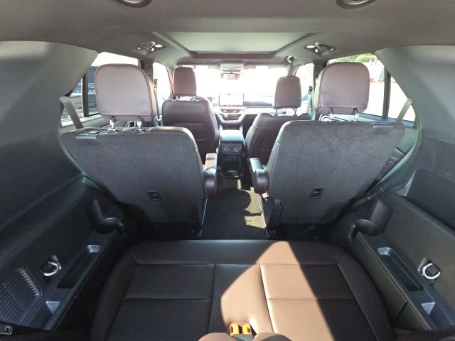 2025 Ford Explorer Platinum:B01877