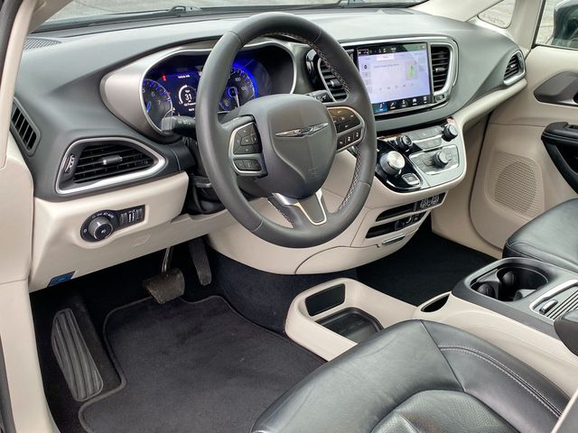 2022 Chrysler Pacifica Touring L 10