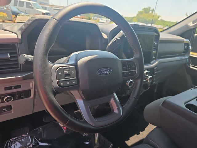Used 2025 Agate Black Metallic Ford XLT image 16