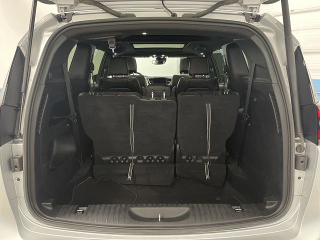 2023 Chrysler Pacifica Touring L photo