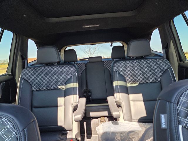 2025 GMC Acadia AWD Denali