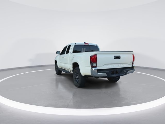 Used 2020 White Toyota SR5 image 7