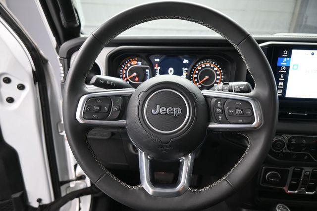 Used 2025 Jeep Wrangler SUV