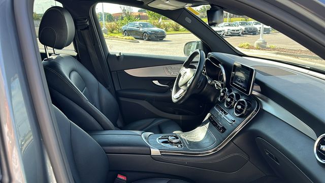 2019 Mercedes-Benz GLC GLC 300 23