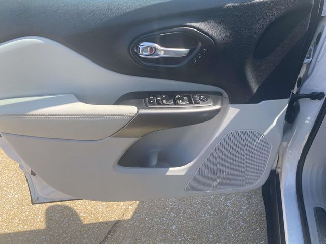 Used 2020 Jeep Cherokee SUV