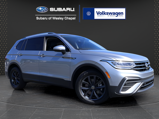 Pyrite Silver Metallic 2023 Volkswagen Tiguan SE FWD SUV / Crossover Front-Wheel Drive 8-Speed Automatic