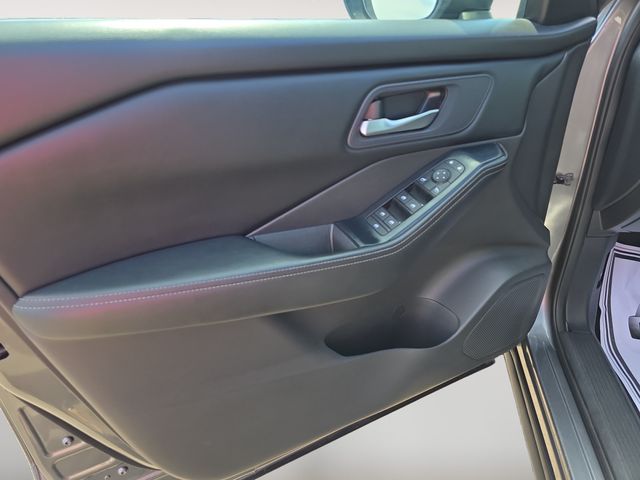 Used 2024 Gray Nissan SV image 10