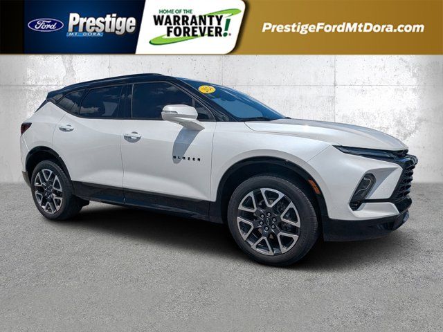 White (Iridescent Pearl Tricoat) 2024 Chevrolet Blazer RS FWD SUV / Crossover Front-Wheel Drive 9-Speed Automatic Overdrive