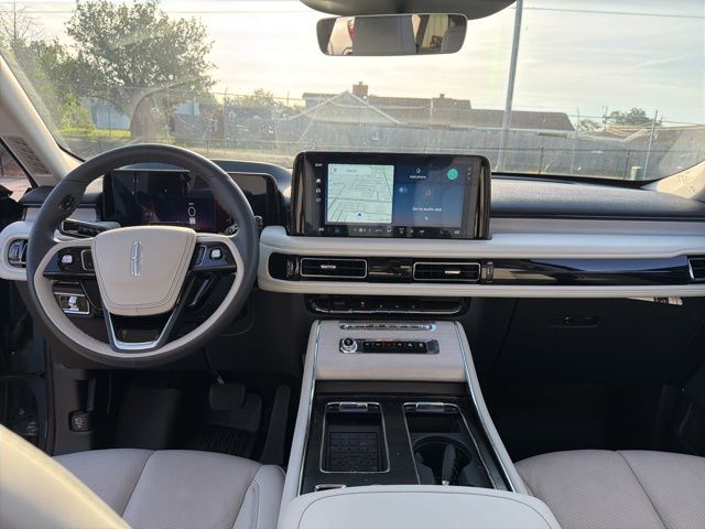 Used 2025 Blue Lincoln Reserve image 12