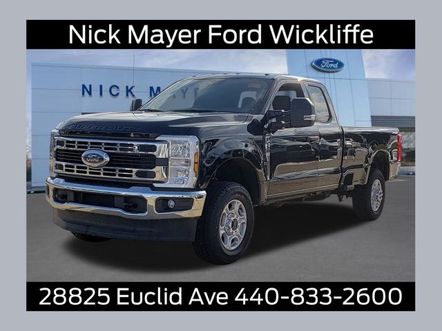 Agate Black Metallic 2026 Ford F-250 Super Duty Pickup Truck Four-Wheel Drive Automatic