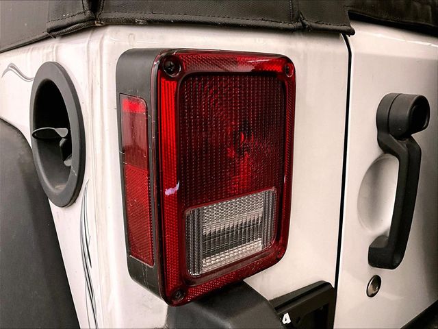 2016 Jeep Wrangler Unlimited Rubicon White at Luther Ford