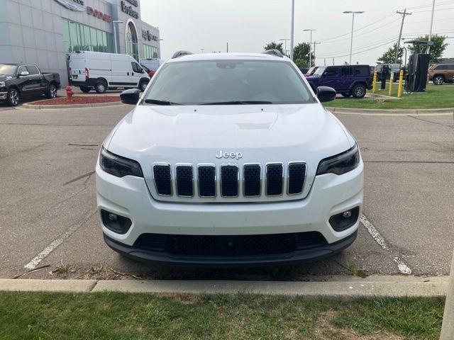 2022 Jeep Cherokee Latitude Lux - Bright White Clearcoat exterior view 3